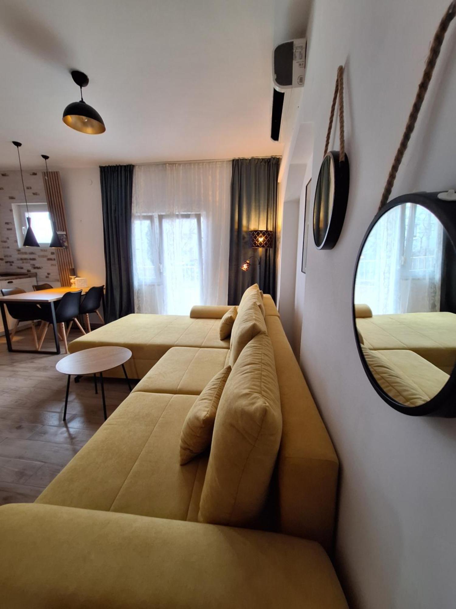 Lucy With Heated Pool & Free Private Parking