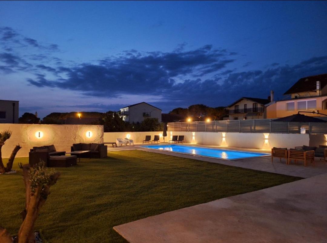 Lucy With Heated Pool & Free Private Parking Zadar