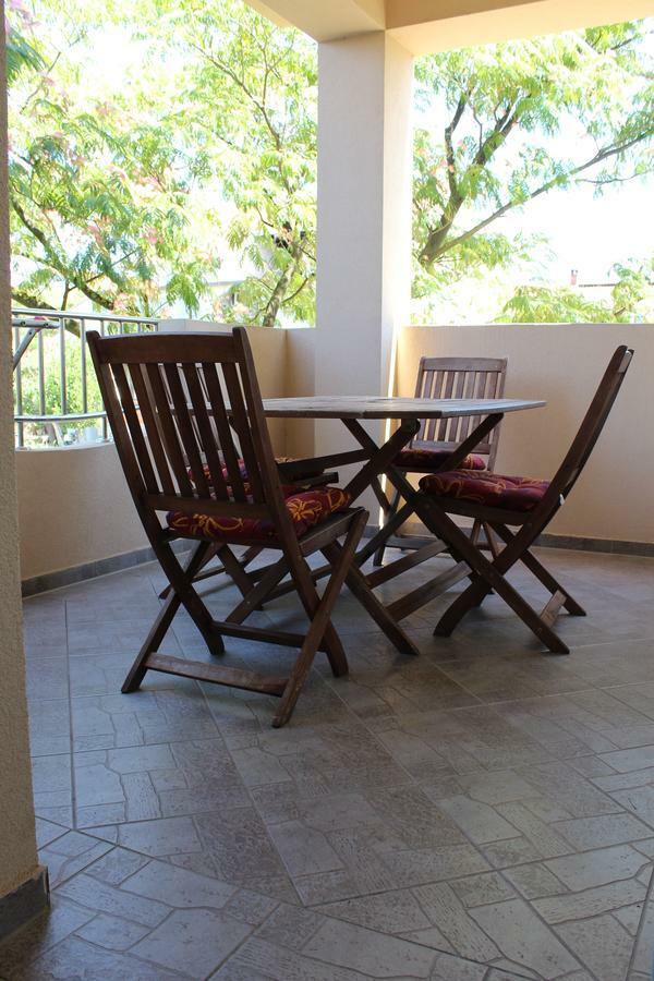 Lucy With Heated Pool & Free Private Parking *