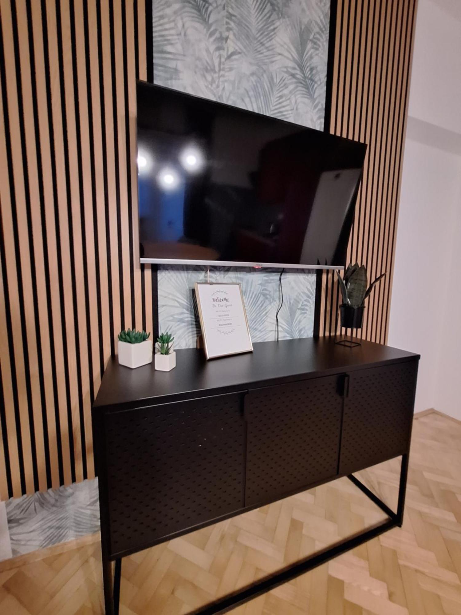 Lucy - Free Private Parking Apartment Zadar
