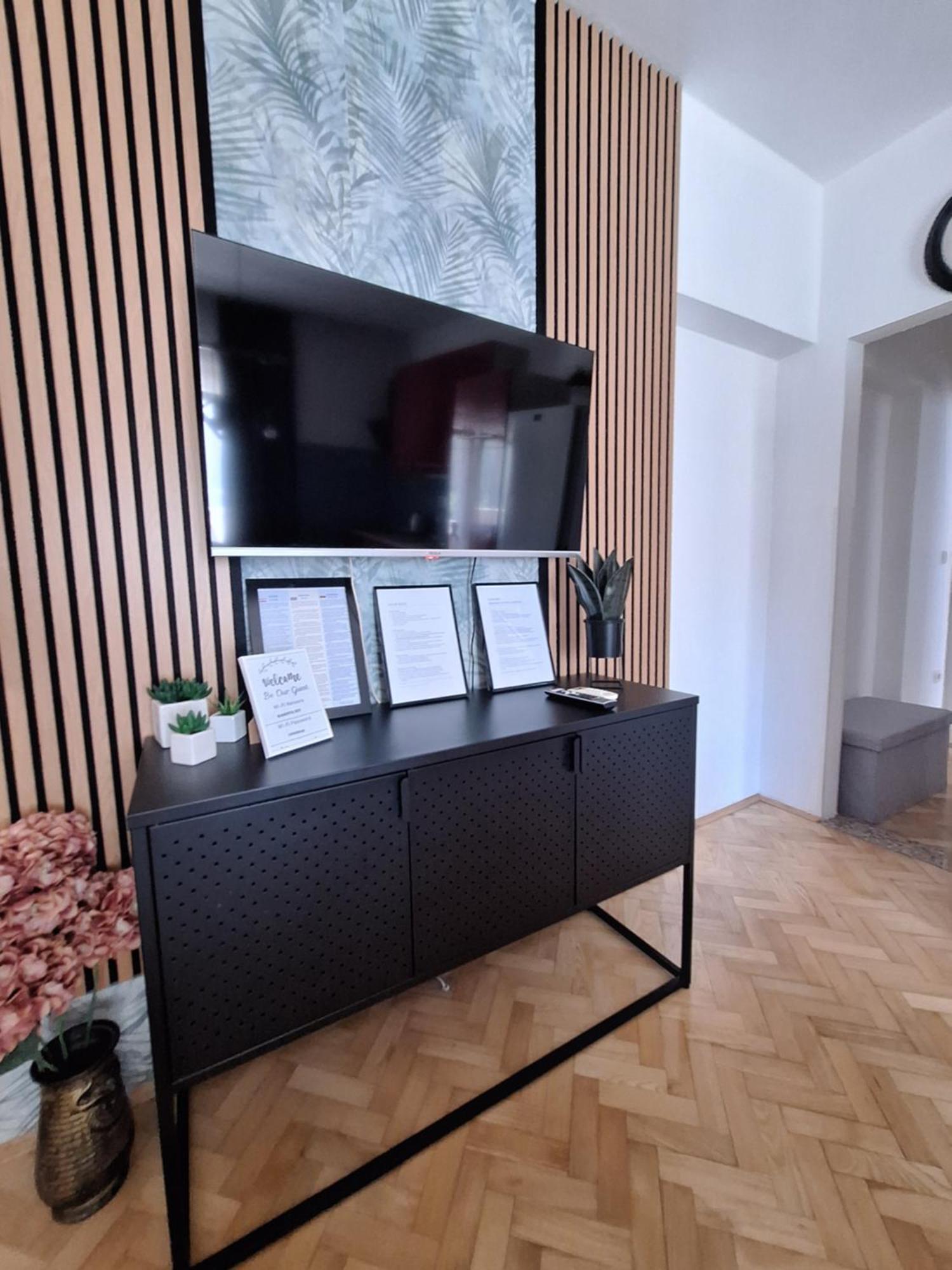 Lucy With Heated Pool & Free Private Parking Apartament Zadar